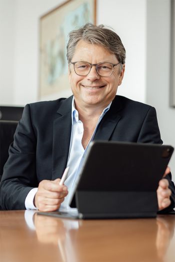 Dirk Schürmann, Business graduate (“Diplom-Kaufmann”)
Tax consultant
Specialist consultant for international tax law, Berlin